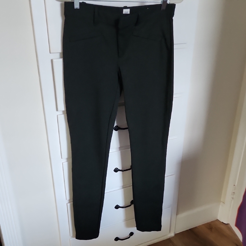 GAP Green Skinny Pants Sleek Design